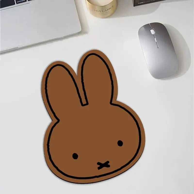 Tappetino per Mouse a Forma di - Office Furniture Table recensione e prezzo